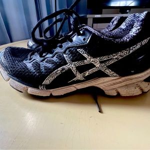 ASIC running shoes